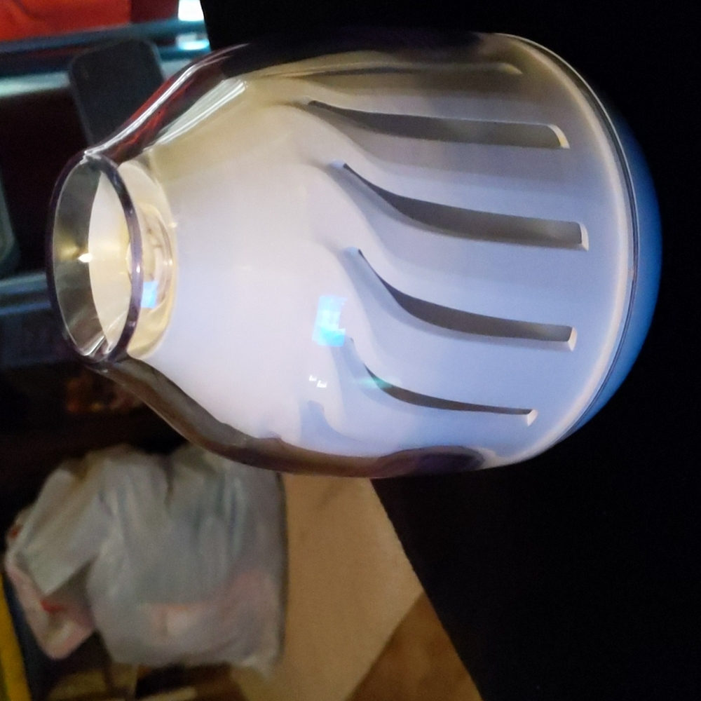 Essential Oil Aromatherapy Diffuser - Picture 3 of 3